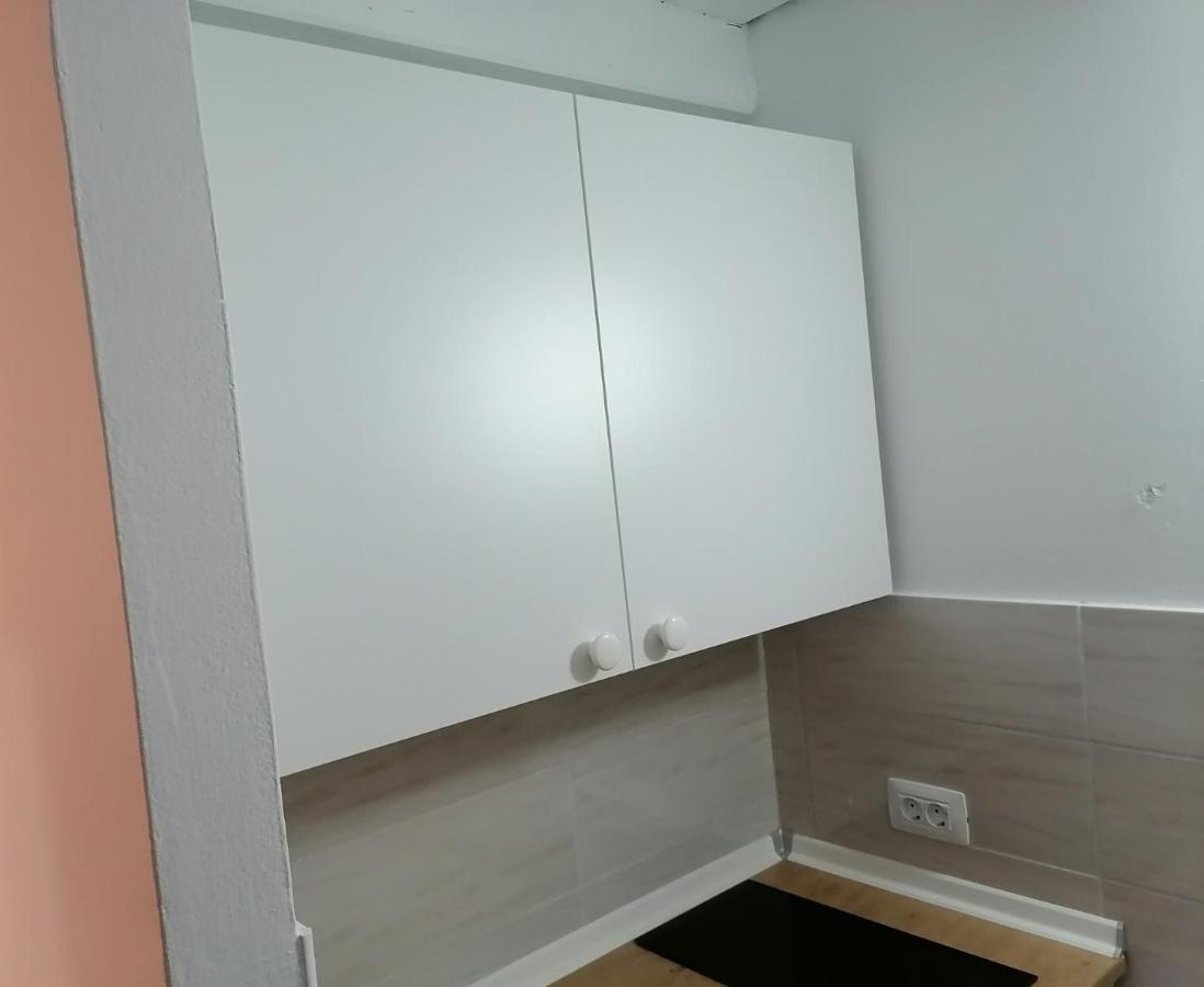 דירות Miholascica Studio Apartman Enya מראה חיצוני תמונה