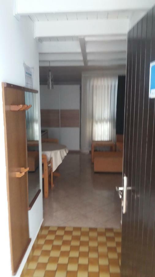 דירות Miholascica Studio Apartman Enya מראה חיצוני תמונה